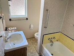 Scenic and Radiant Haven - Vancouver