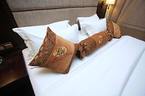 Africa Luxury Tours & Accommodation