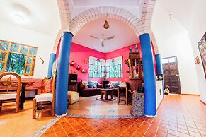 La casa de piedra y colores