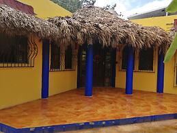 La casa de piedra y colores