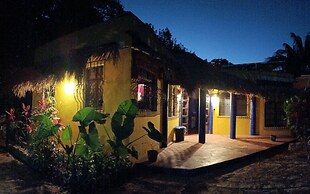 La casa de piedra y colores