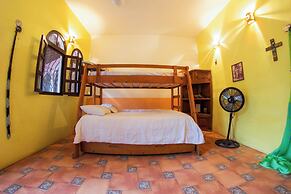 La casa de piedra y colores