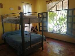 La casa de piedra y colores