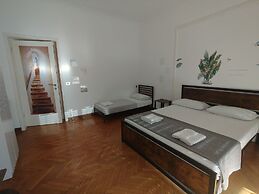 Dock Bay Lodge Hostel