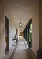 Adoro Hotel Boutique