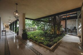 Adoro Hotel Boutique