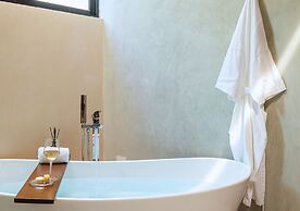 Adoro Hotel Boutique