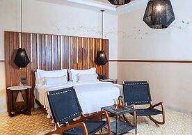 Adoro Hotel Boutique