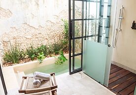 Adoro Hotel Boutique