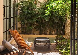 Adoro Hotel Boutique