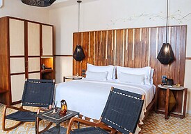 Adoro Hotel Boutique