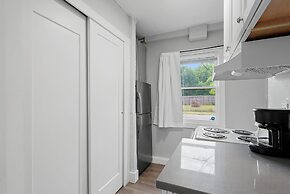 Chic City Retreat 93D