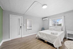 Chic City Retreat 93D