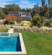 Wine Country Estate by Avantstay Pool, Spa, Barn