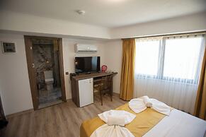 E87 Highway Otel