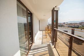 E87 Highway Otel