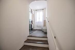 Mamo Florence - Borgo Santa Croce Apartment