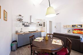 Mamo Florence - Borgo Santa Croce Apartment