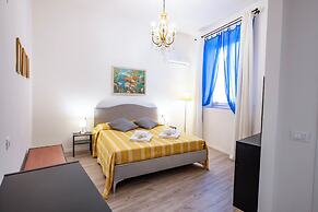 Mamo Florence - Borgo Santa Croce Apartment