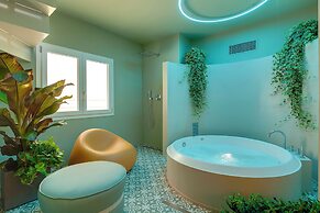 Penthouse with Private Spa & Gym - Mamo Florence