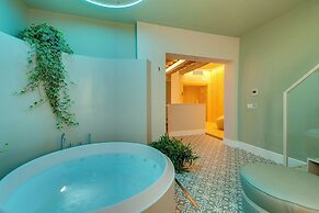 Penthouse with Private Spa & Gym - Mamo Florence