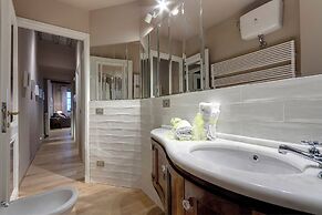 Mamo Florence - Santa Croce Loft Apartment
