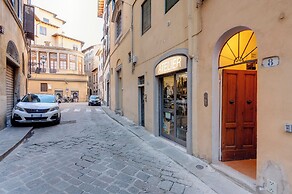 Mamo Florence - Santa Croce Loft Apartment