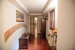 Mamo Florence - Borgo San Jacopo Apartment