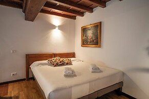 Mamo Florence - Borgo San Jacopo Apartment