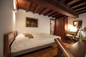 Mamo Florence - Borgo San Jacopo Apartment