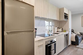 Augustus Harmony Apartment with Parking