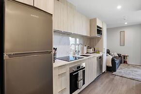 Augustus Harmony Apartment with Parking