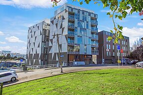 Augustus Harmony Apartment with Parking