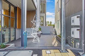 Augustus Harmony Apartment with Parking