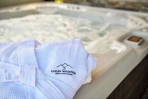 Black Rock Ridge by Luxury Mountain