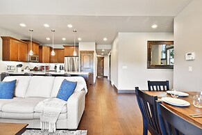 Black Rock Ridge by Luxury Mountain