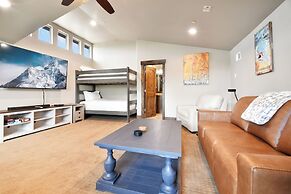 Black Rock Ridge by Luxury Mountain