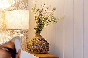 Windsor Cottage-Bolthole in heart of CN