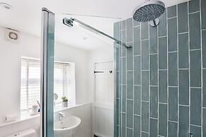 Windsor Cottage-Bolthole in heart of CN