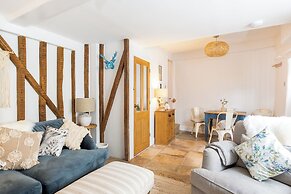 Windsor Cottage-Bolthole in heart of CN