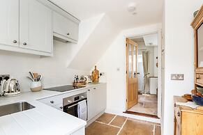 Windsor Cottage-Bolthole in heart of CN