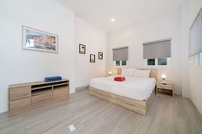 Elegant 3BR Pool Villa Sara near NaiHarn