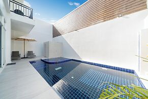 Elegant 3BR Pool Villa Sara near NaiHarn