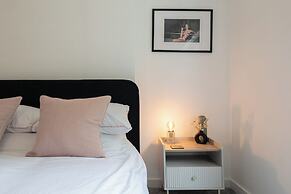 Cosy 1BD in Malvern With Stunning Views