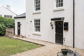 Cosy 1BD in Malvern With Stunning Views