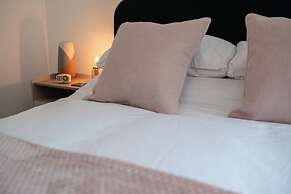 Cosy 1BD in Malvern With Stunning Views