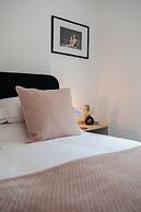 Cosy 1BD in Malvern With Stunning Views