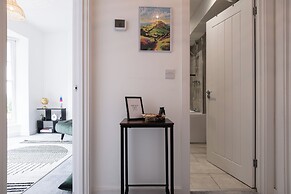 Cosy 1BD in Malvern With Stunning Views