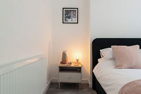 Cosy 1BD in Malvern With Stunning Views