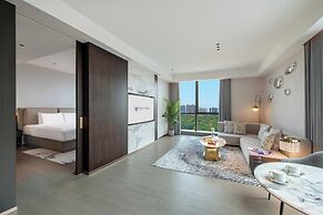 Meihua Airlines Theme Hotel